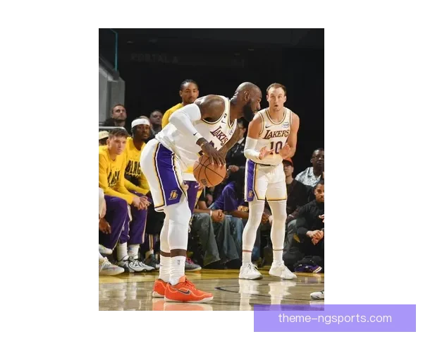 NBA焦点战詹姆斯爆发湖人逆转勇士重燃争冠希望冲击季后赛席位