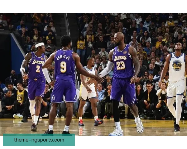 湖人绝杀勇士引爆全场詹姆斯关键时刻再显王者风范冲击季后赛席位