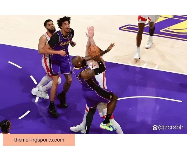 湖人队迎新赛季大考，詹姆斯状态回暖能否带队冲击总冠军